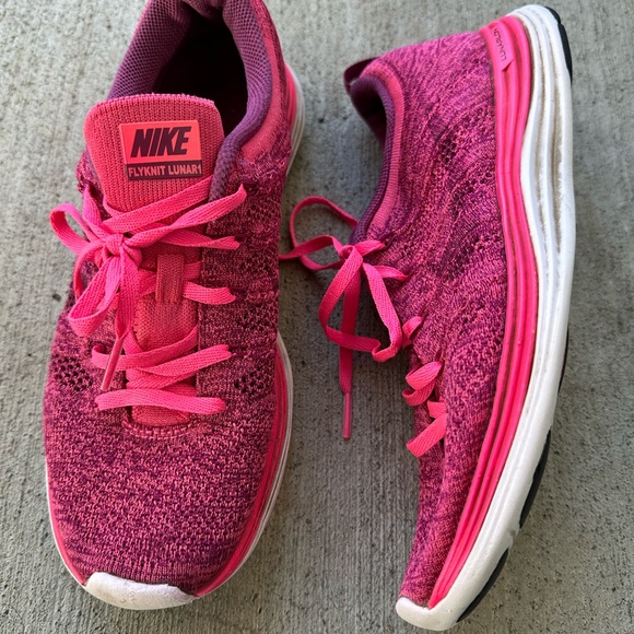 Nike Women’s Flyknit Lunar1+ 'Pink Flash' size 8.5 - Picture 2 of 9